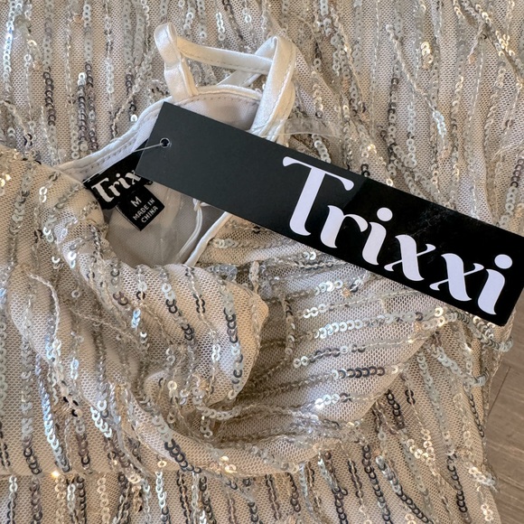 NEW! Champagne Shimmy Evening Dress. - Picture 8 of 8